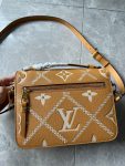 louis-vuitton-pochette-metis-monogram-empreinte-leather-handbags-M46018_PM2_Front-view.png