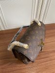 louis-vuitton-passy-monogram-canvas-handbags-M45592_PM2_Front-view.webp