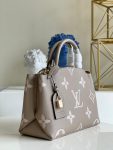 louis-vuitton-petit-palais-bag-bicolour-monogram-empreinte-leather-handbags-M58914_PM2_Front-view.png
