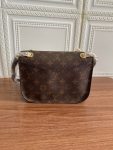 louis-vuitton-passy-monogram-canvas-handbags-M45592_PM2_Front-view.webp
