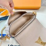 louis-vuitton-lockme-tender-lockme-leather-handbags-M58554_PM2_Front-view.webp