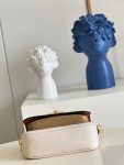 louis-vuitton-lockme-tender-lockme-leather-handbags-M59733_PM2_Front-view.png