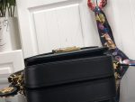 louis-vuitton-swing-h27-handbags-M20393_PM2_Front-view.png