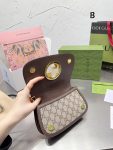 gucci-mini-gg-supreme-blondie-bag_19212129_44183047_800.jpg
