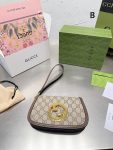 gucci-mini-gg-supreme-blondie-bag_19212129_44183047_800.jpg
