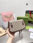 gucci-mini-gg-supreme-blondie-bag_19212129_44183047_800.jpg