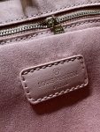 LVBAGS-1-1-12.png