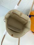 LVBAGS-1-40_1d8726e6-63cb-4b67-9673-07db8f1dc4d6.png