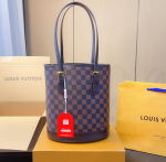 LVBAGS-1-70_6ef17430-3d88-4b17-9f90-79d0d1c95f0d.png