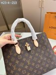 LVBAGS-1-107_21f933e3-2bcf-4ba3-8633-dd5e688da1ab.png