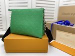 Louis-Vuitton-Coussin.jpg