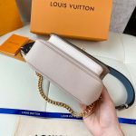 louis-vuitton-lockme-tender-lockme-leather-handbags-M58554_PM2_Front-view.webp