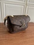 louis-vuitton-passy-monogram-canvas-handbags-M45592_PM2_Front-view.webp