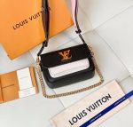 louis-vuitton-lockme-tender-lockme-leather-handbags-M58557_PM2_Front-view.png