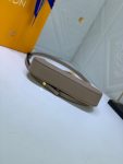 louis-vuitton-easy-pouch-on-strap-g01.jpg